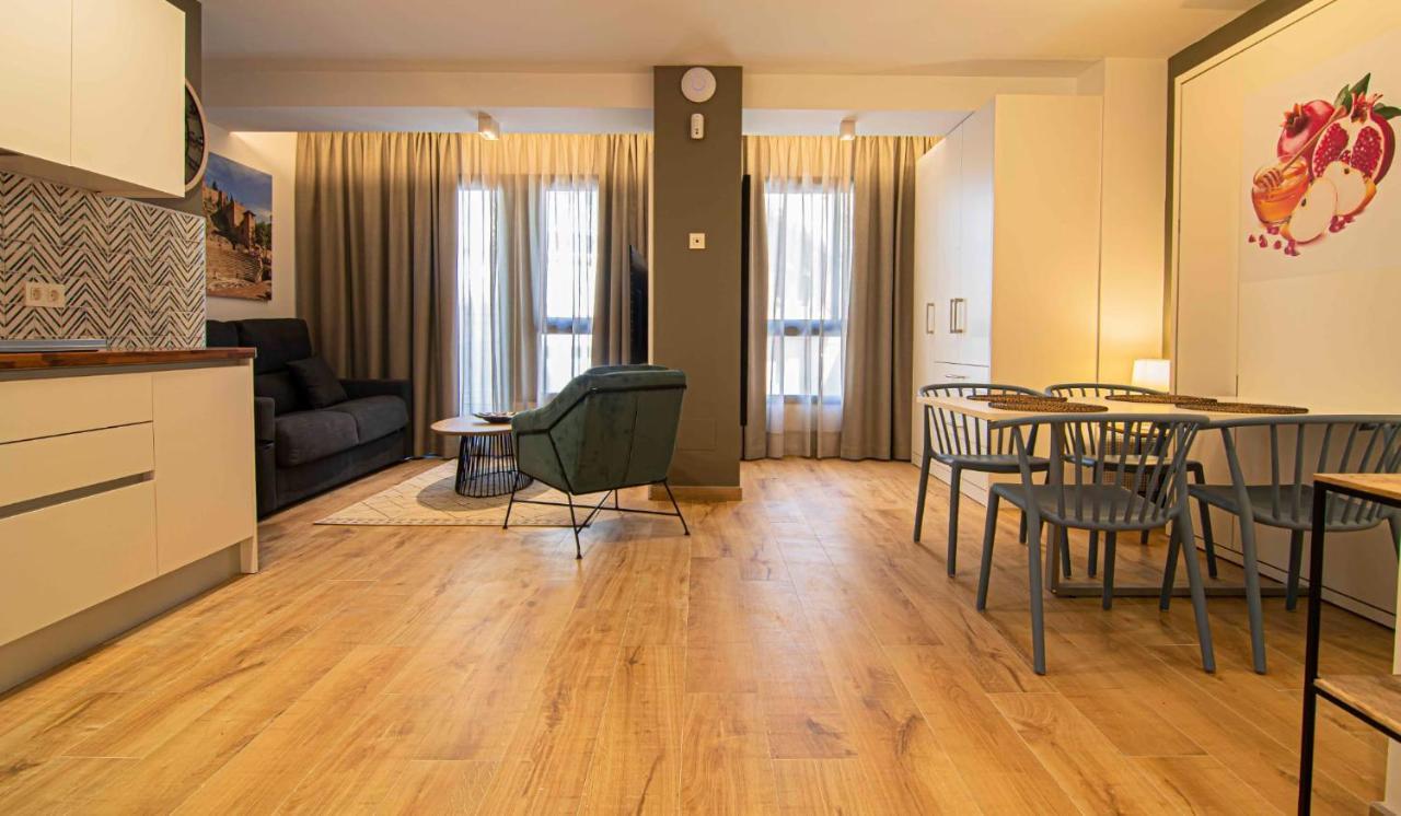 Apartamentos Leonor Málaga Esterno foto