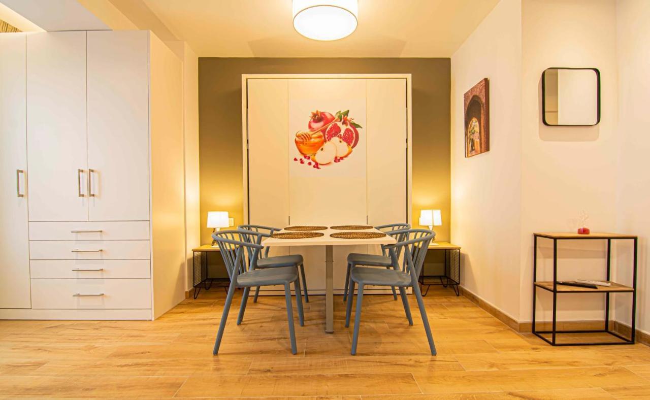 Apartamentos Leonor Málaga Esterno foto