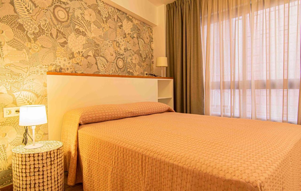 Apartamentos Leonor Málaga Esterno foto