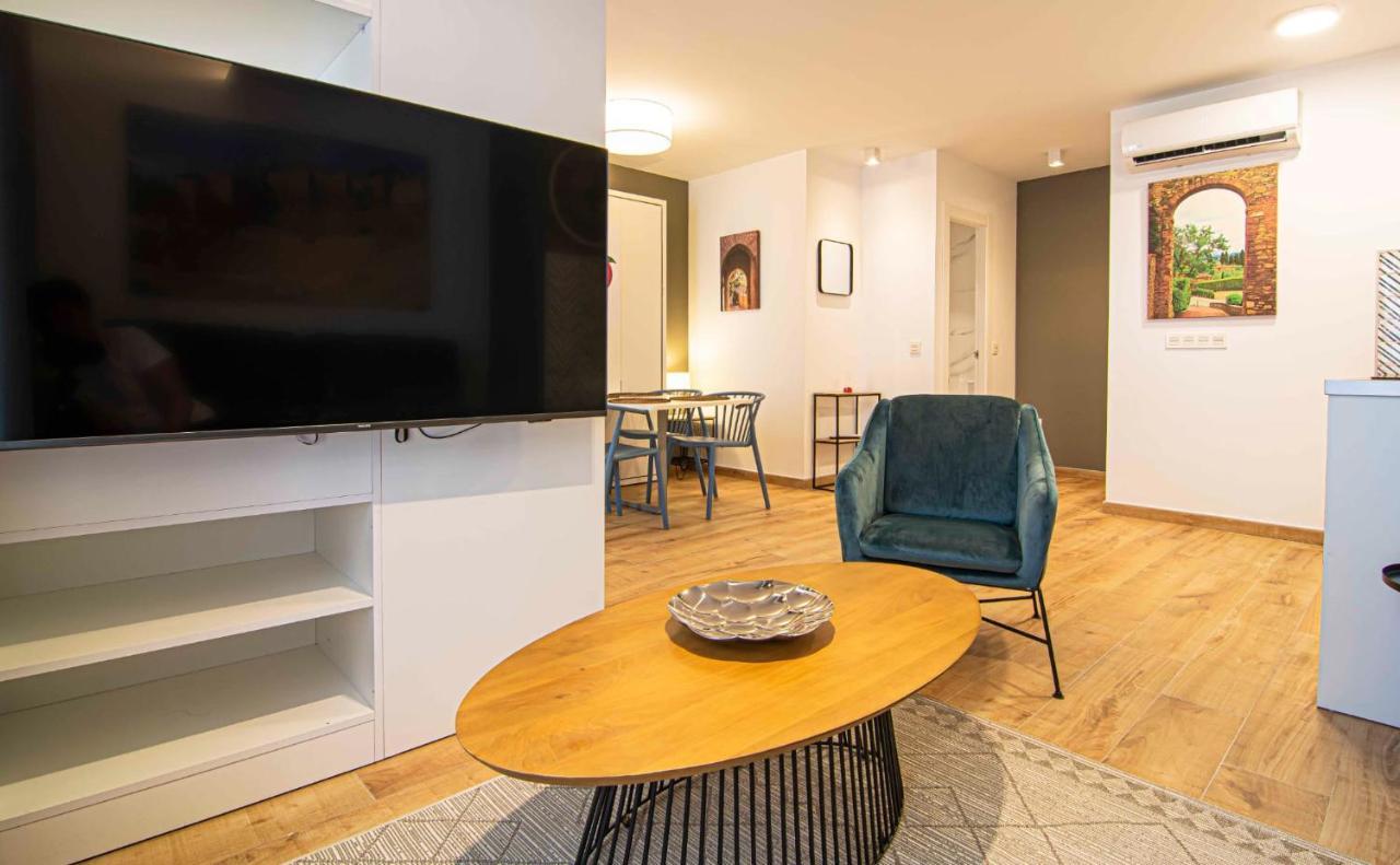 Apartamentos Leonor Málaga Esterno foto