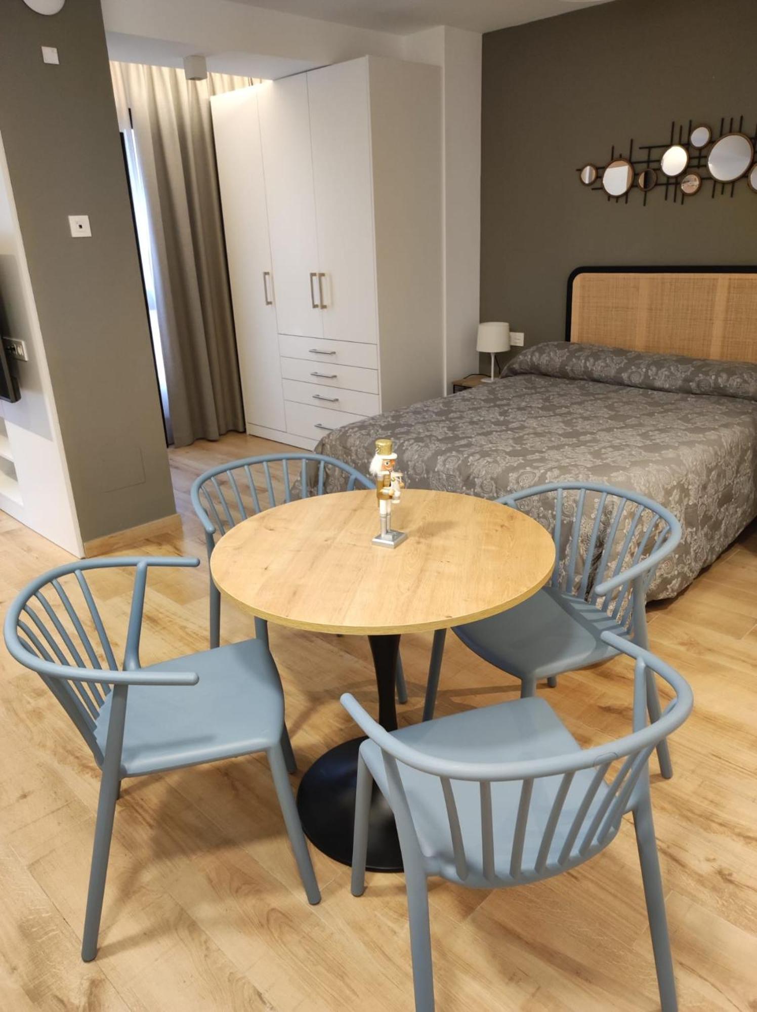Apartamentos Leonor Málaga Esterno foto